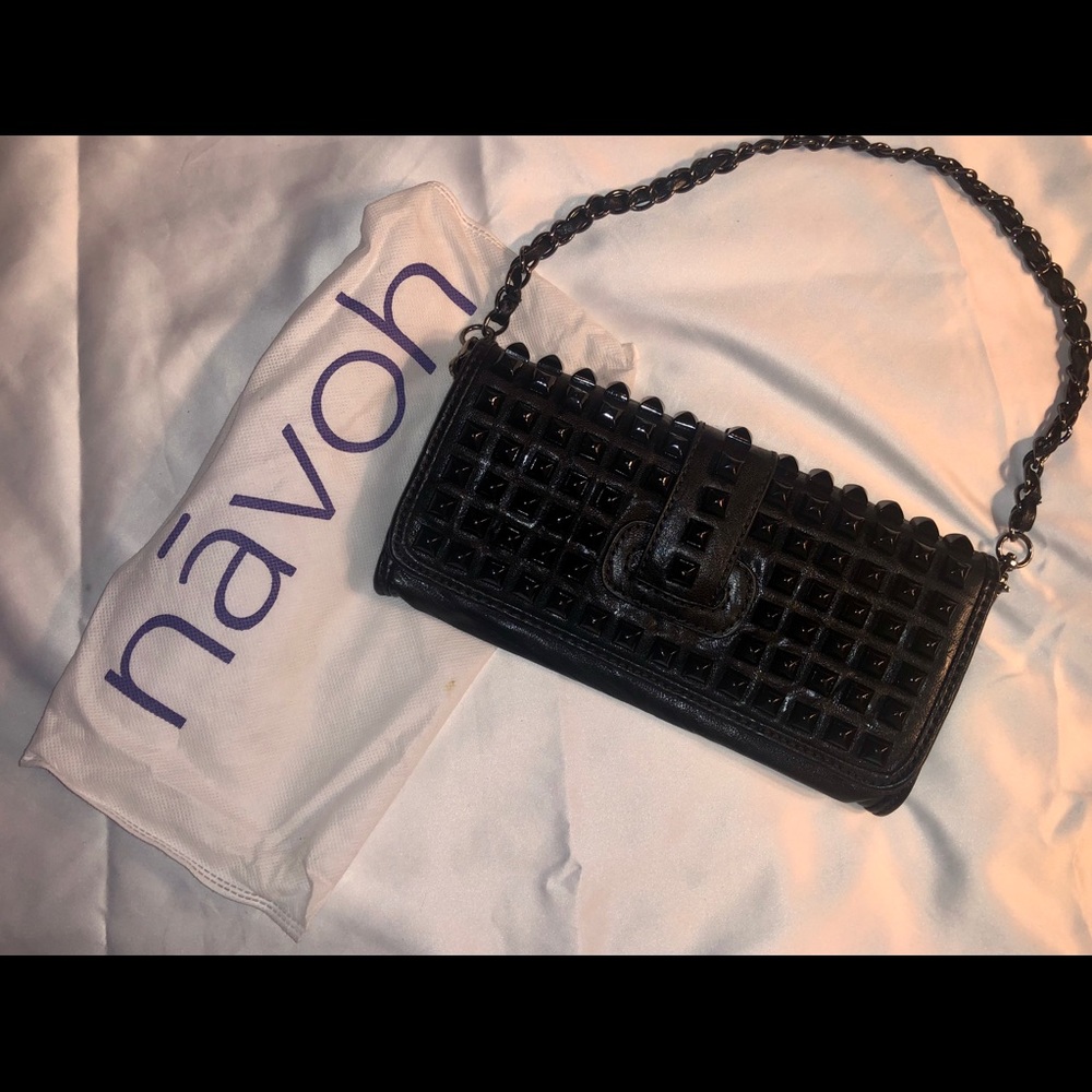 Nāvoh Clutch